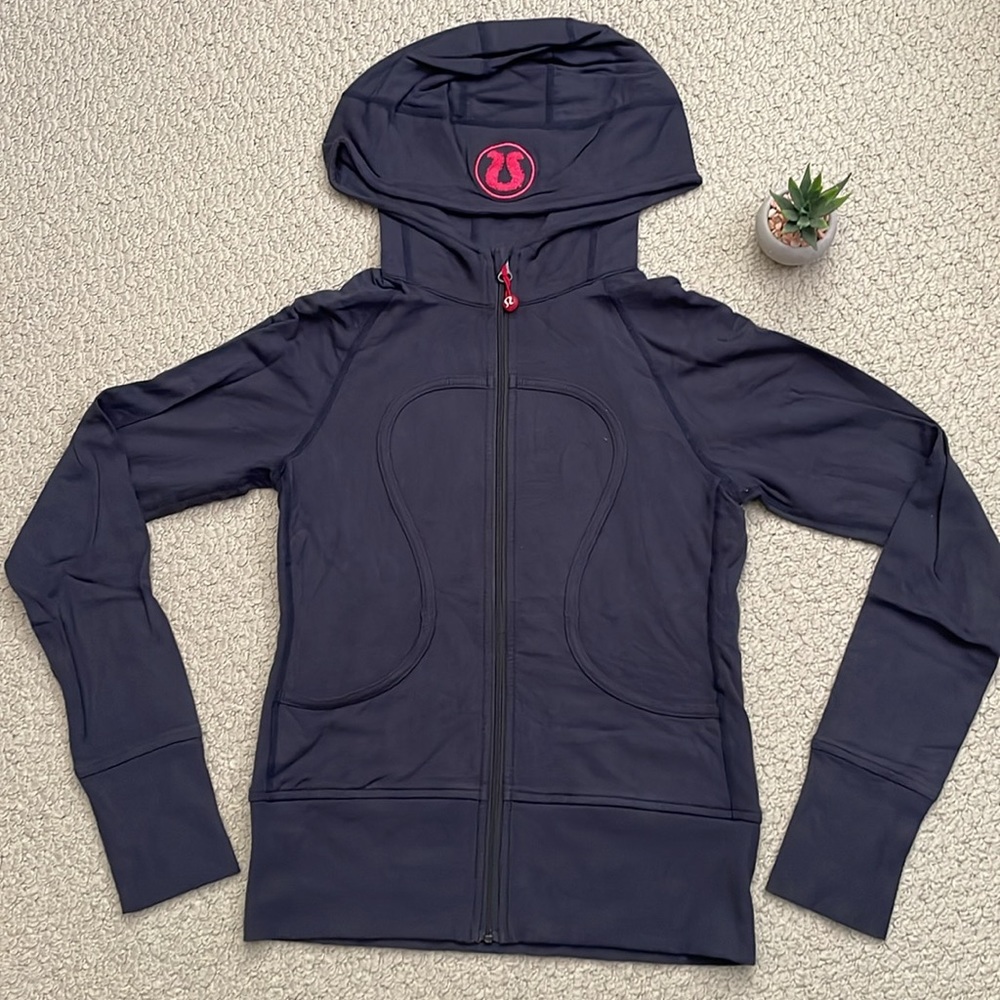 Lululemon rare remix hoodie Lux coal with pink logo 2